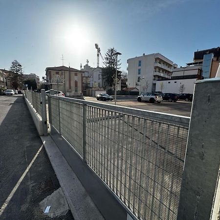 Appartamento Con Posto Auto Privato A Marina Centro Mare Rímini Exterior foto