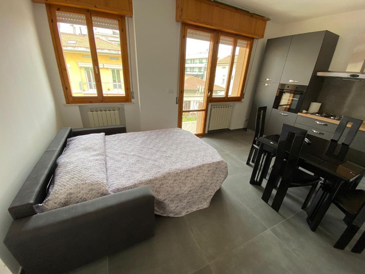 Appartamento Con Posto Auto Privato A Marina Centro Mare Rímini Exterior foto